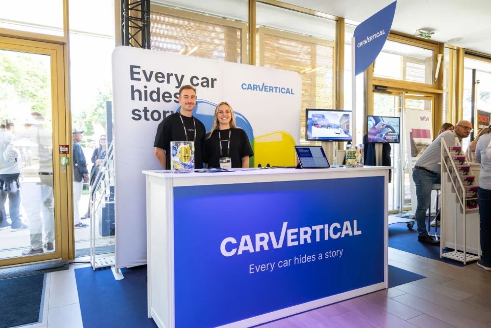 carverticl.jpg